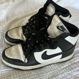 Nike High top Panda Dunks Size 6 🖤🤍